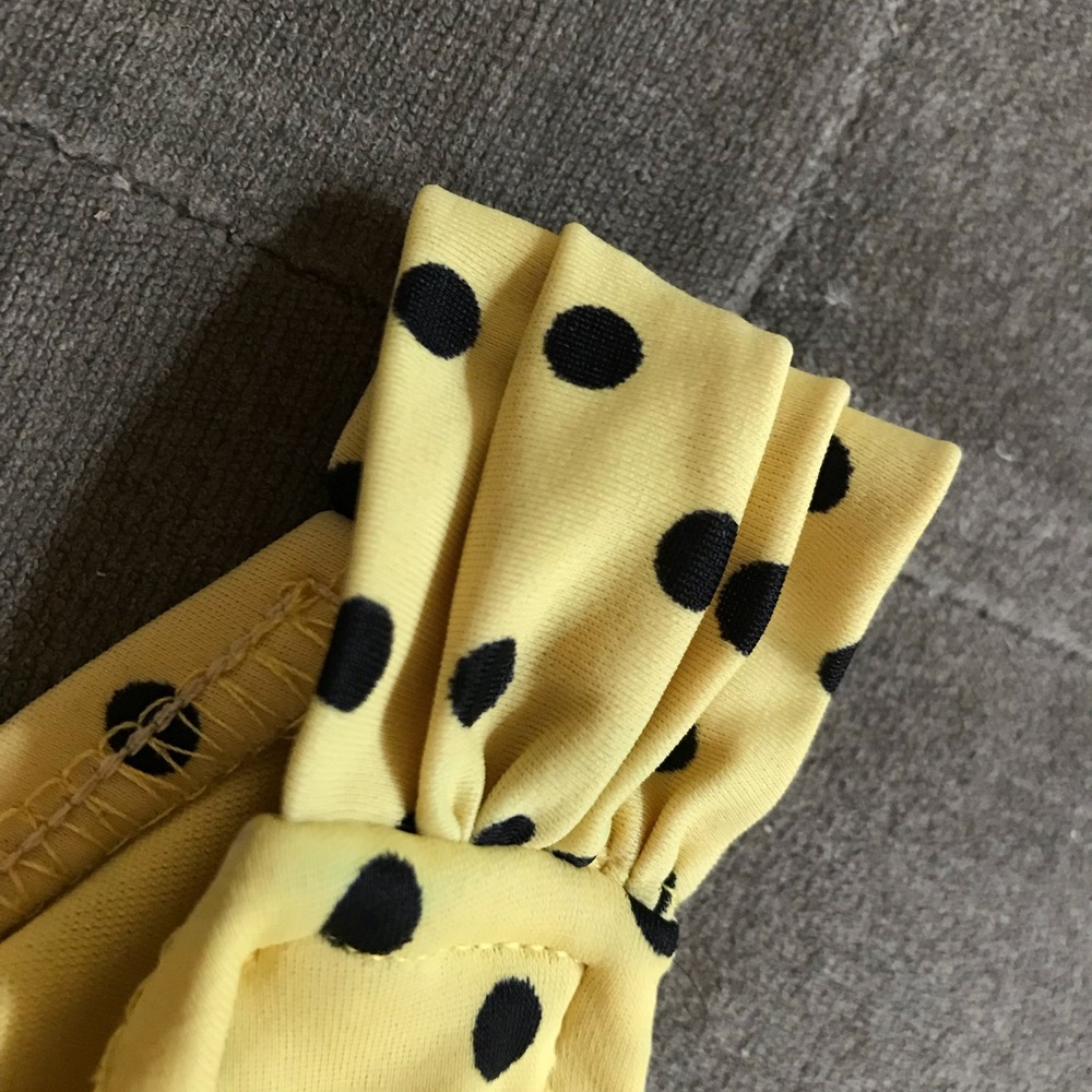 Yellow Polka-dot bikini - Picture 3 of 4